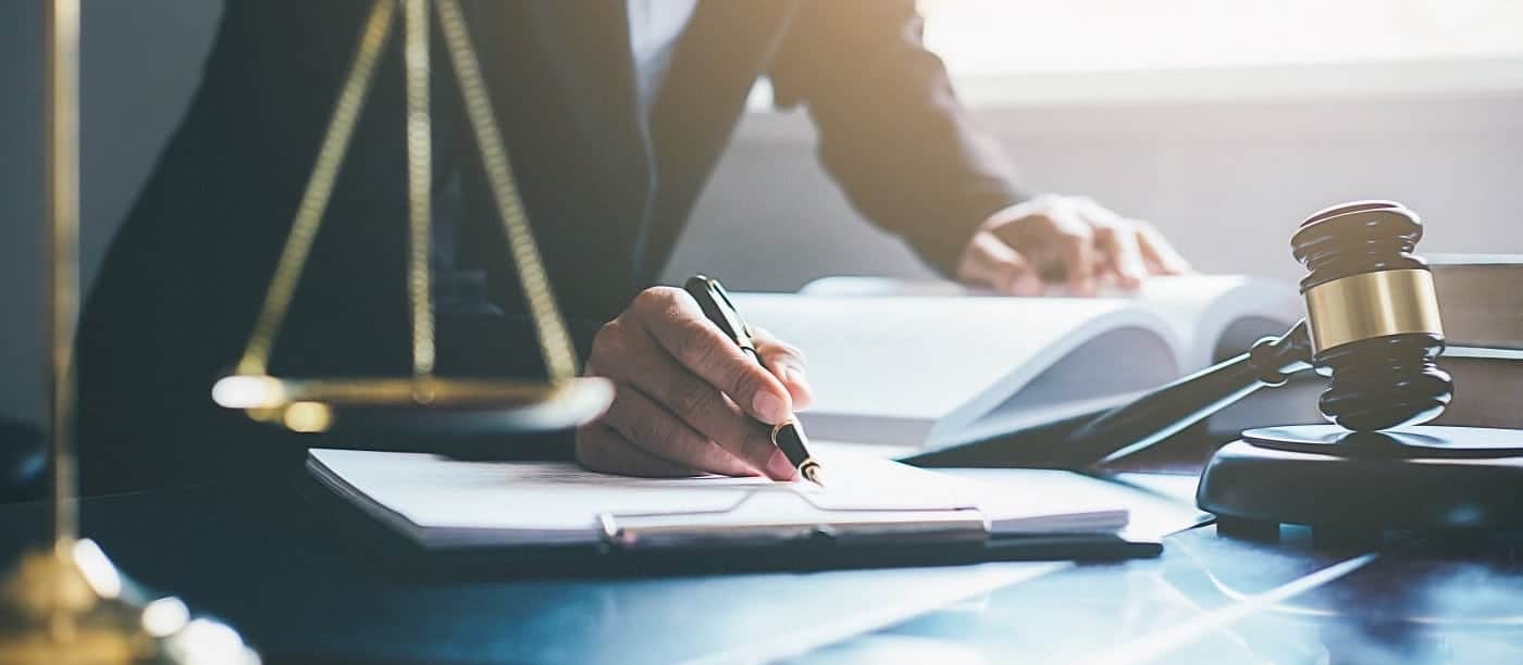 AdobeStock_214325800-cropped2 KKHB Law | Civil Litigation